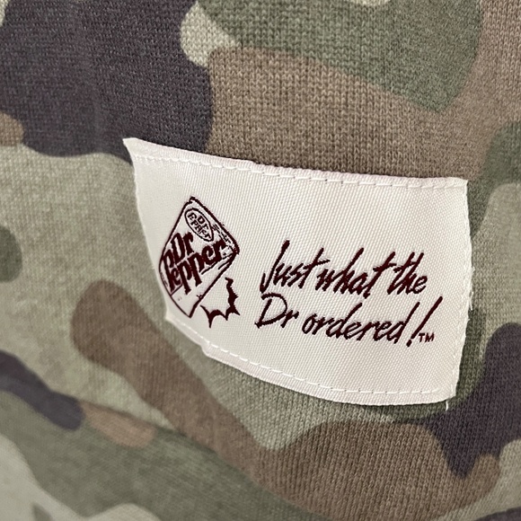Dr. Pepper Camo Sweatshirt Women’s XS - Picture 6 of 11